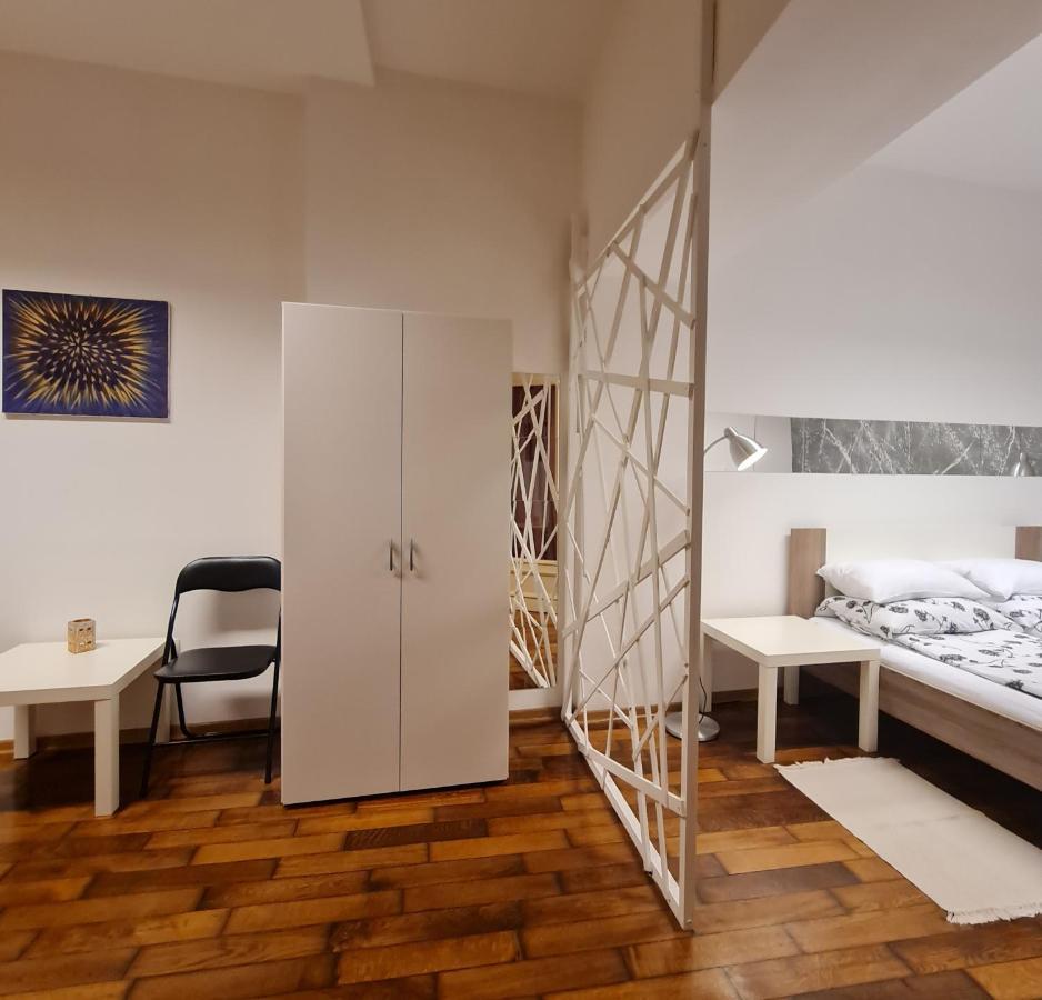 Apartmani N.May'S Karlovac Esterno foto
