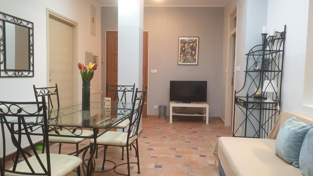 Apartmani N.May'S Karlovac Esterno foto